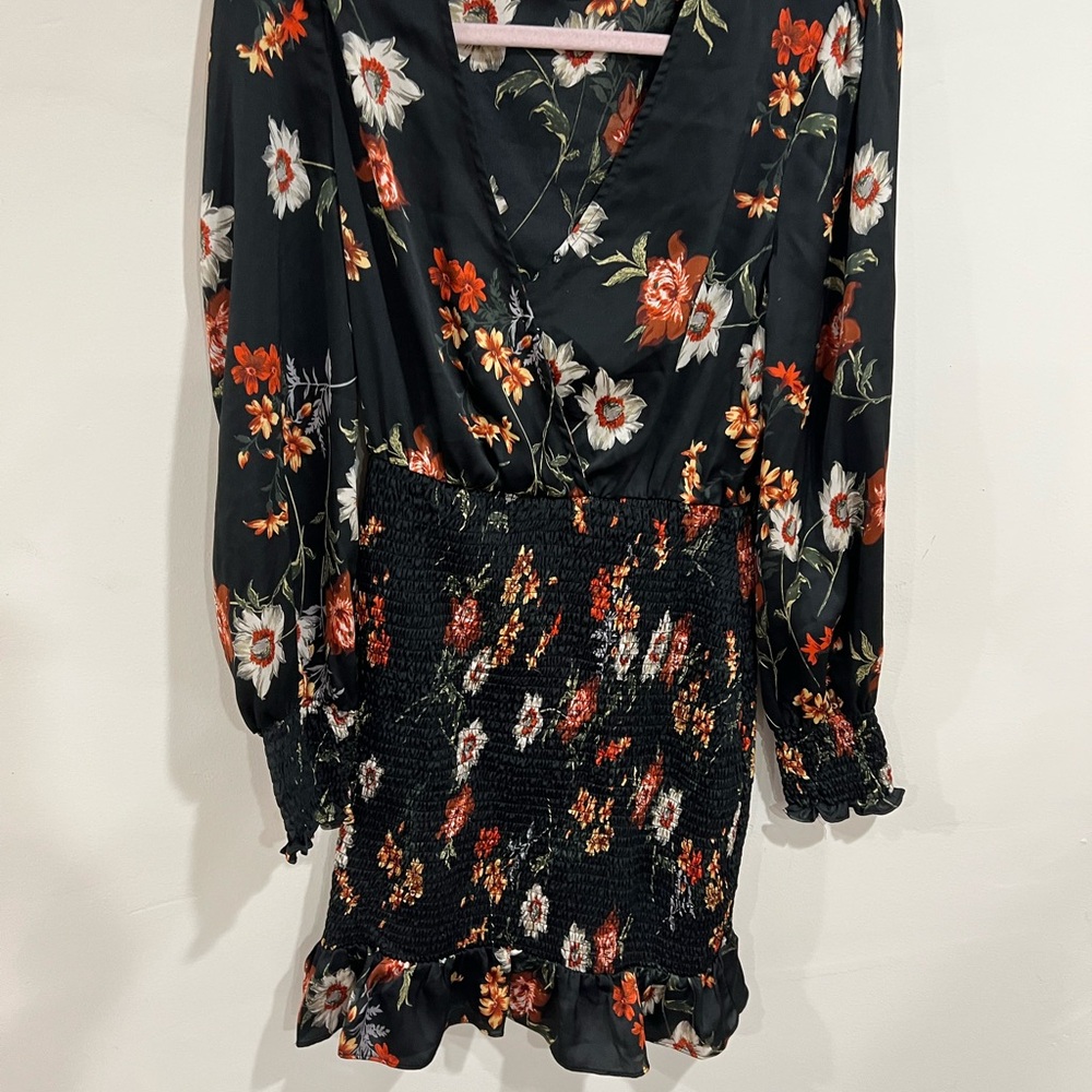 Floral Long Sleeve, short black dress with floral designer,  – Size M - Picture 2 of 11